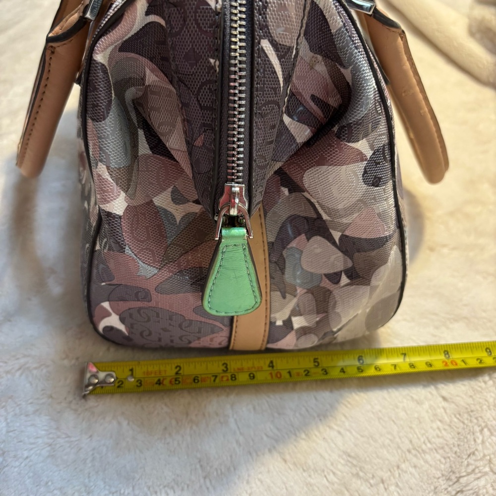 🔥Guess Multicolor Camouflage Satchel - Picture 10 of 14